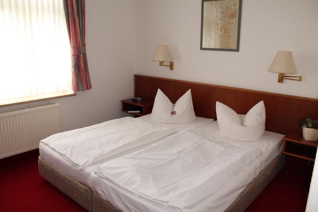 Hotel Fursteneck Bernburg Room photo